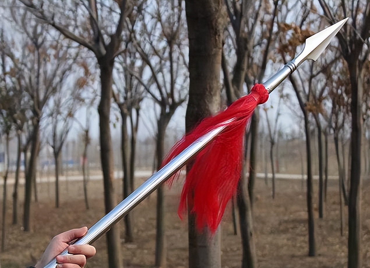 八路军战士拼刺刀刺死八个鬼子,拼刺刀三个八路军对付一个日军