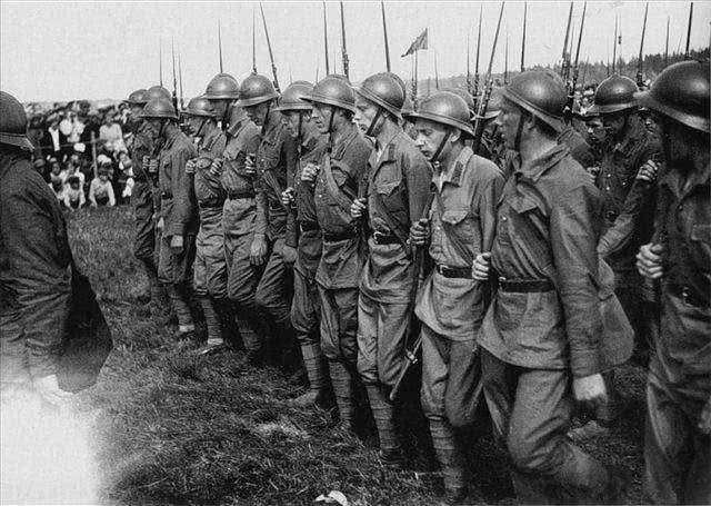 对越反击战前夕，*小平邓**一句“幽默”的话，让百万苏军按兵不动