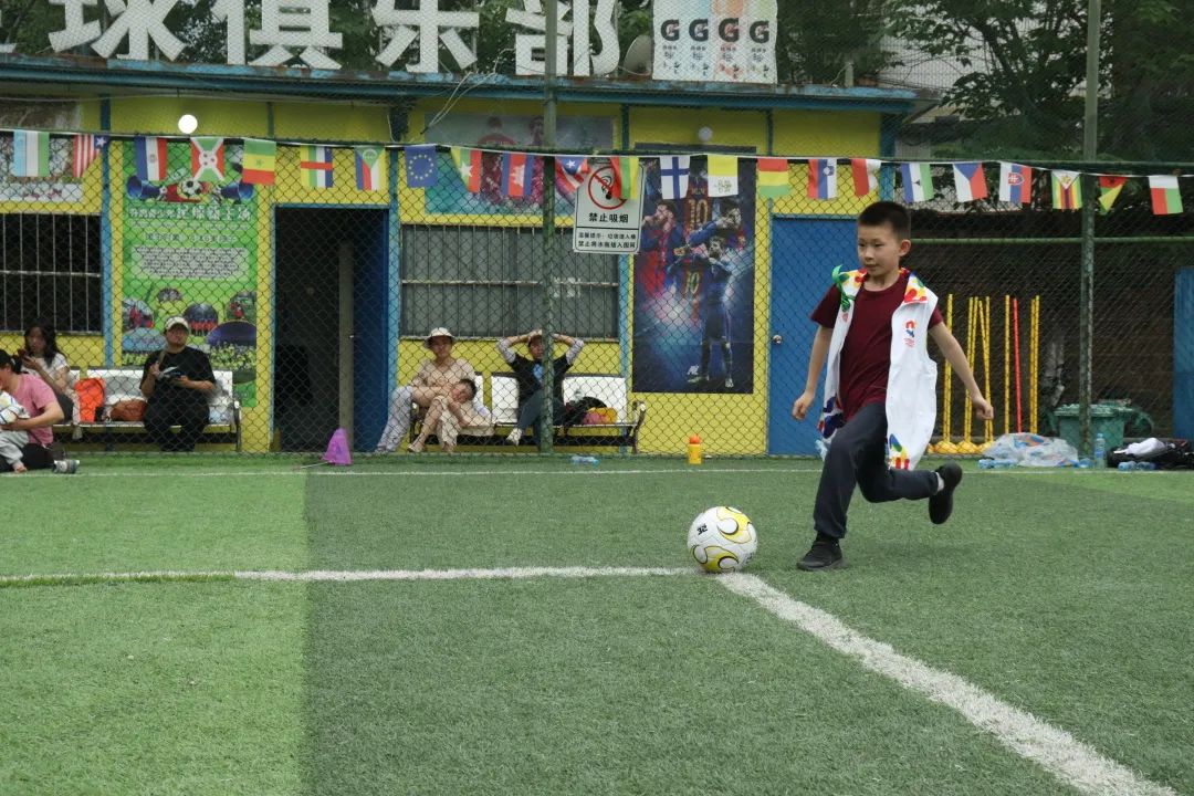 周末公益足球活动,公益小天使儿童节