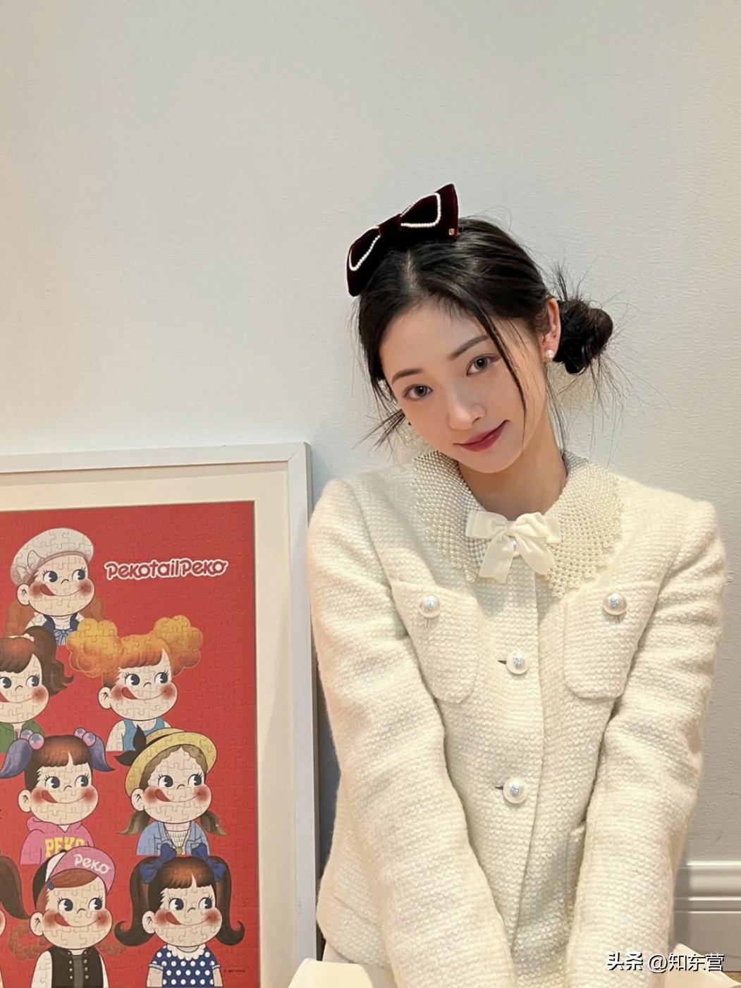 冬天披发好看又显脸小的发型,冬季干净利落减龄的发型