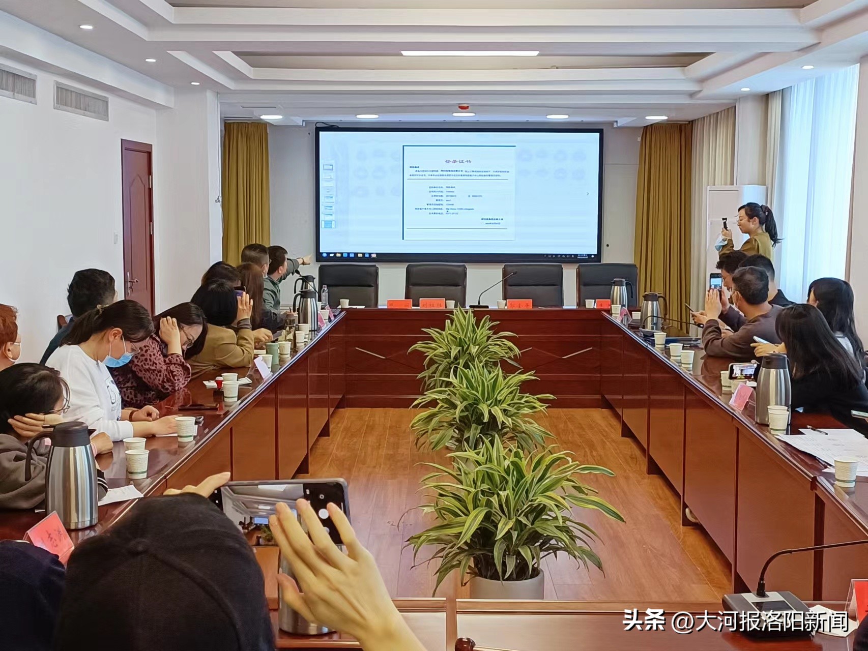 洛阳：部分旅行社可通过互联网平台办理旅游团体火车票了