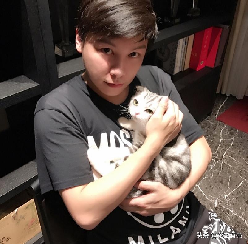 19年王楚钦看孙颖莎打球,陈玘刘国梁评价