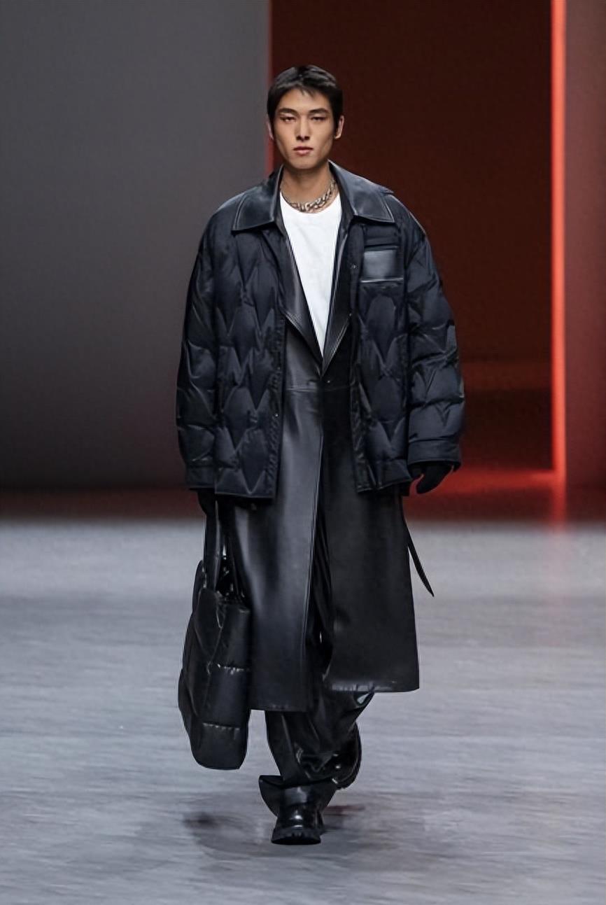 太平鸟绒入新境冬季大秀,太平鸟德绒保暖内衣儿童