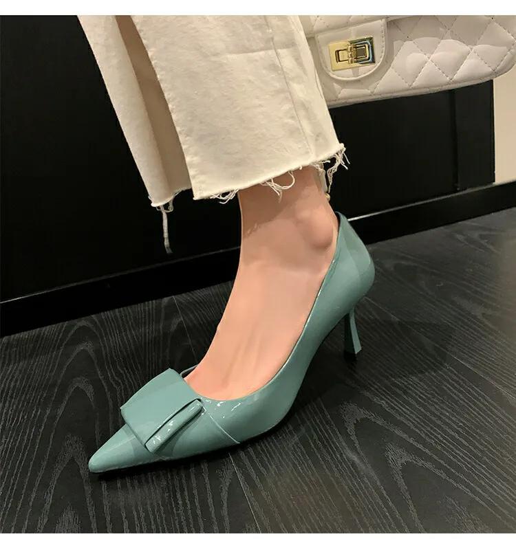 巴黎时装秀中国绿胶鞋,巴黎国际时装大赛