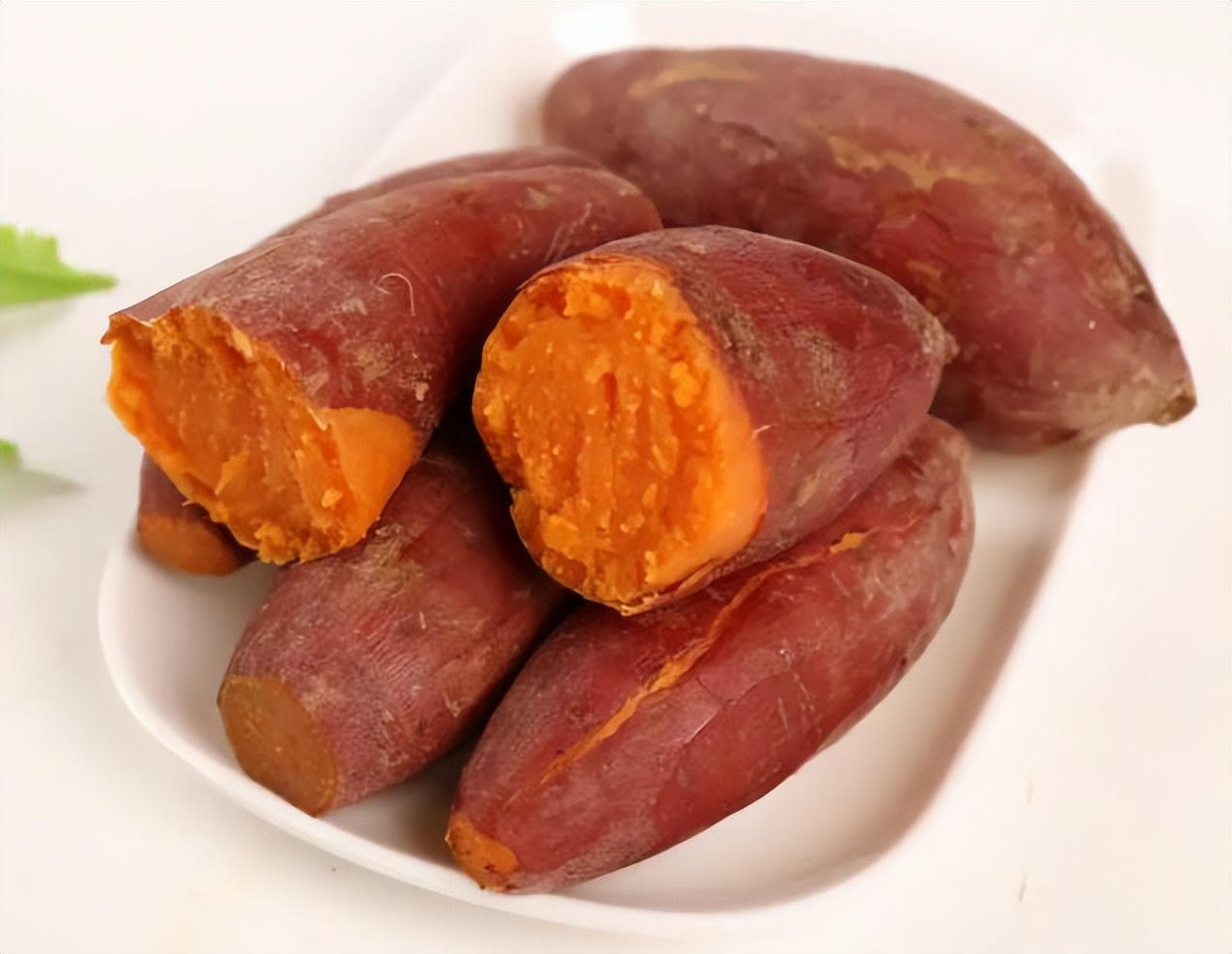 生吃白萝卜伤胃还是养胃,冬天吃萝卜对胃有好处吗