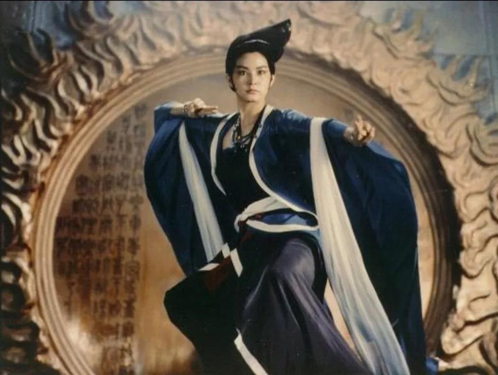 90年代香港经典老电影有哪些,香港80年代逆天的一部动作电影