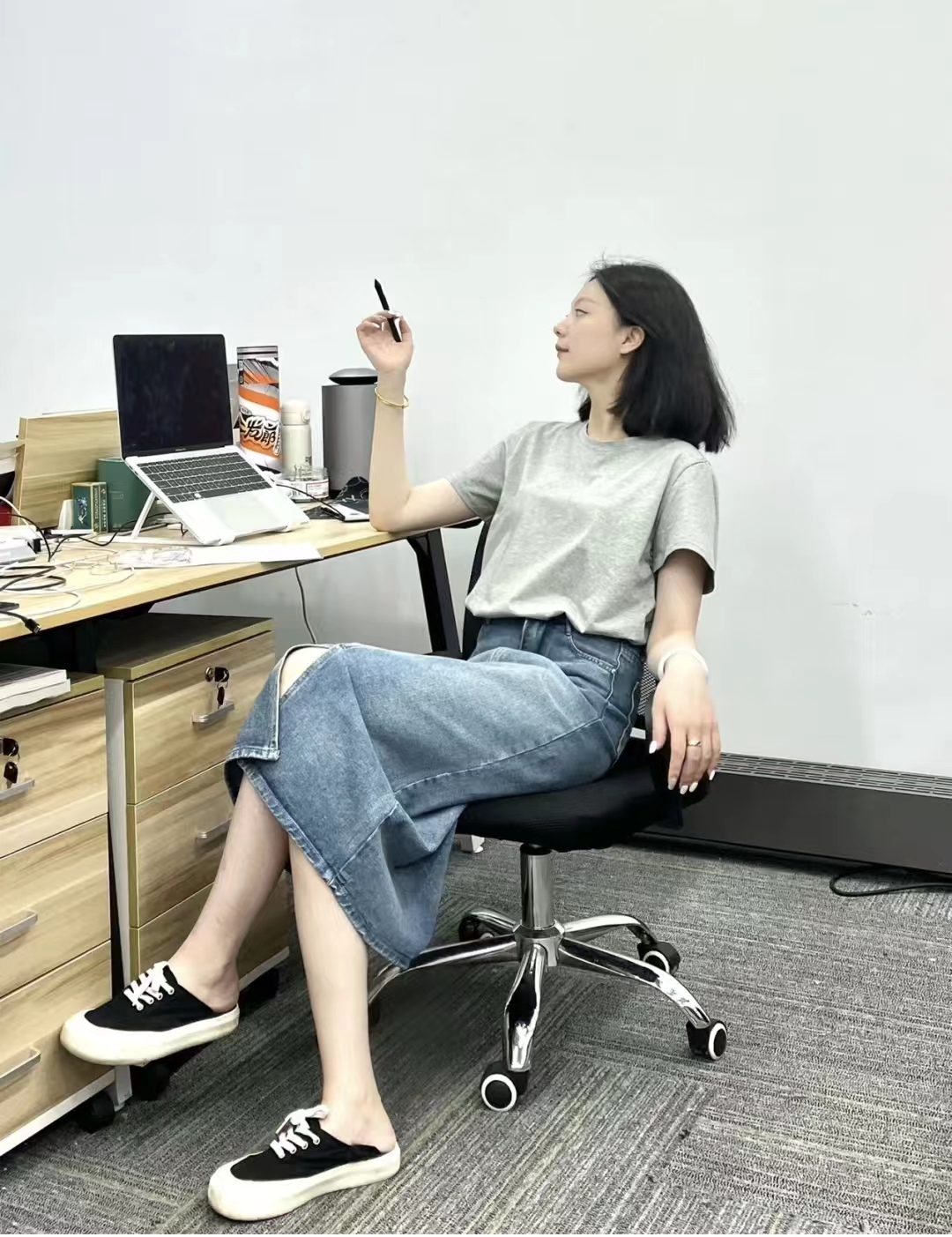 穿黑色半身裙配什么鞋好看夏天,女大码西装垂感半身裙夏天