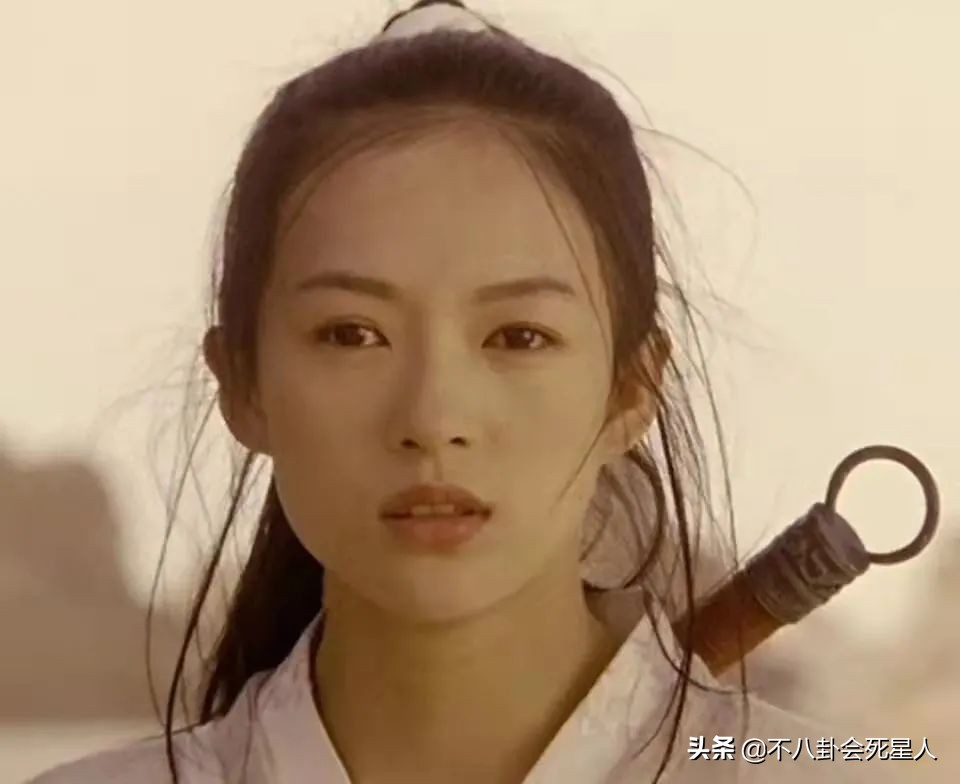 单眼斜视的明星,三白斗鸡眼