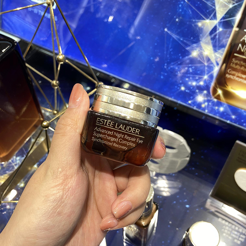 眼霜怎么选择自己最合适的颜色,雅诗兰黛眼霜什么颜色