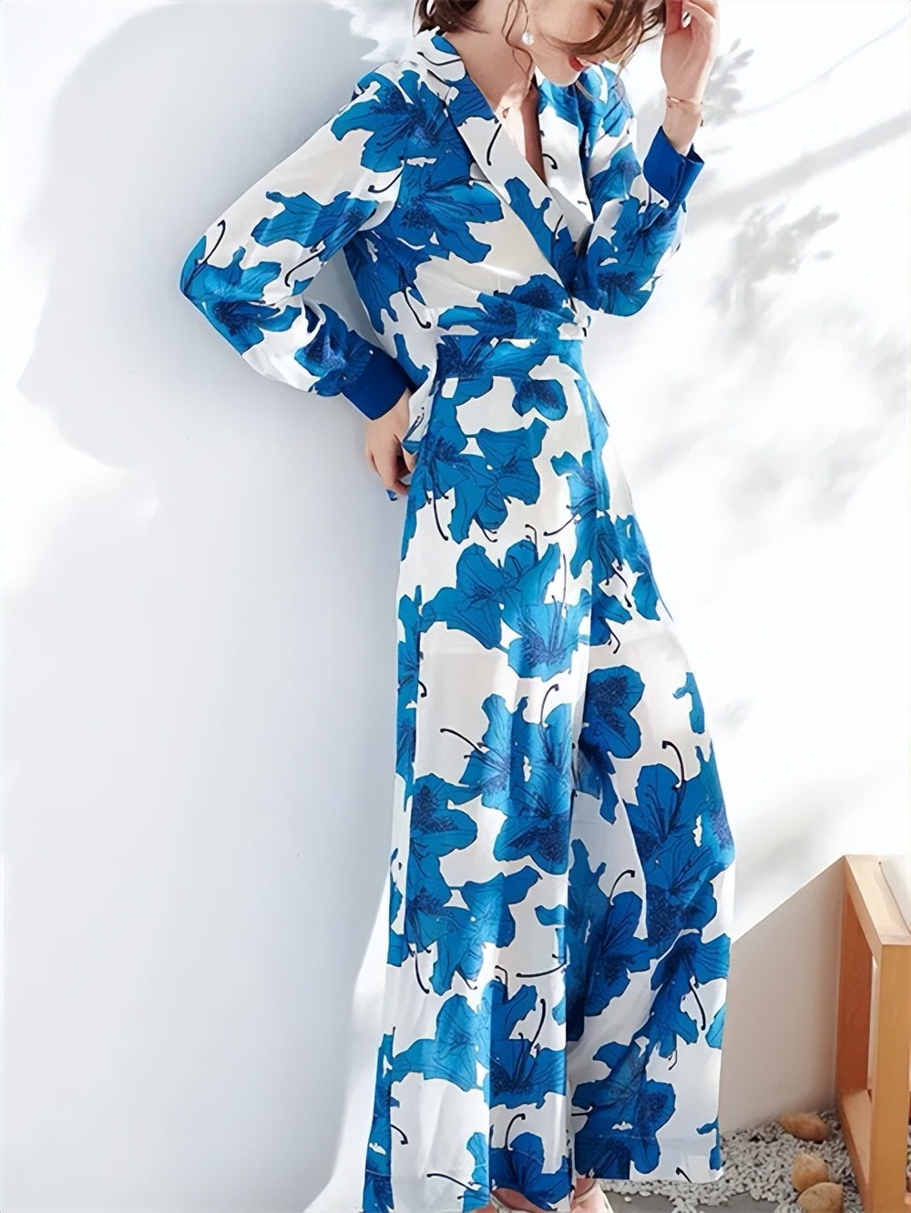 暖肤色穿蓝色好看吗,各种蓝色适合什么肤色的人穿