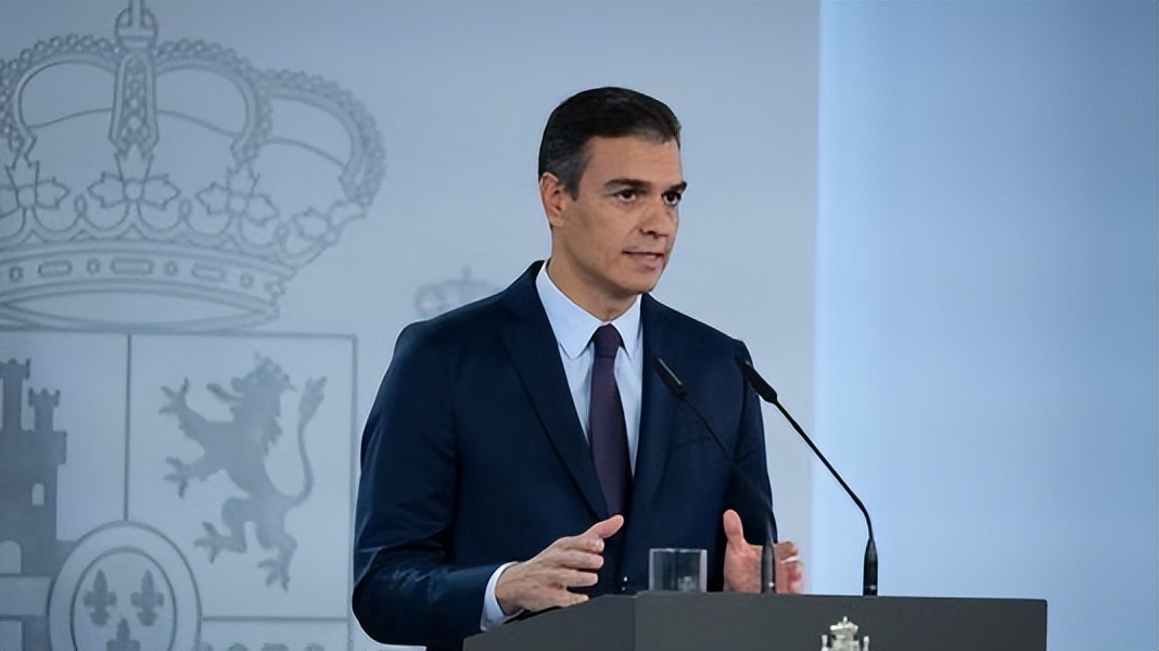 西班牙首相桑切斯正考虑辞职,西班牙首相桑切斯欢迎仪式