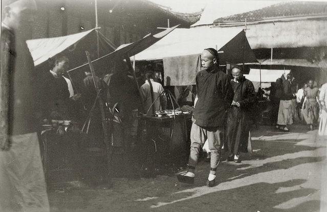 变态的纳粹德国，*光脱**犹太人女人衣服，集体*杀屠**!4