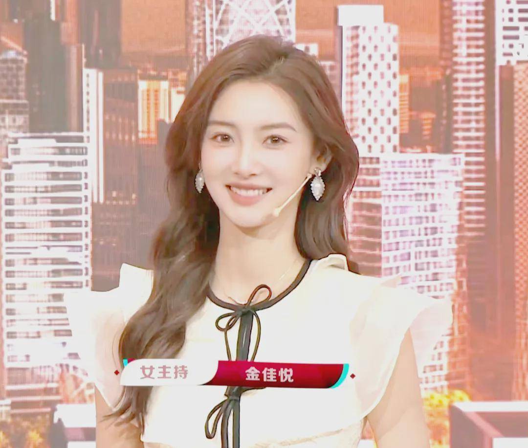 校花女神闯NBA主持界火了！纯欲天花板，高学历逆天颜值羡煞旁人