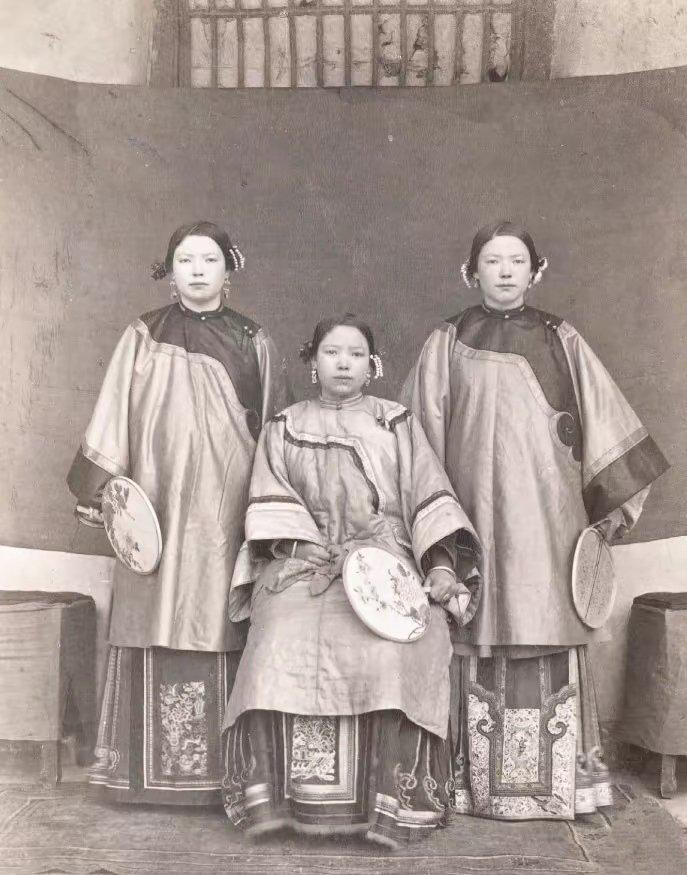 日军日记:*安妇慰**不服从管教,我很愤怒,用*刀刺**插入她的*体下**