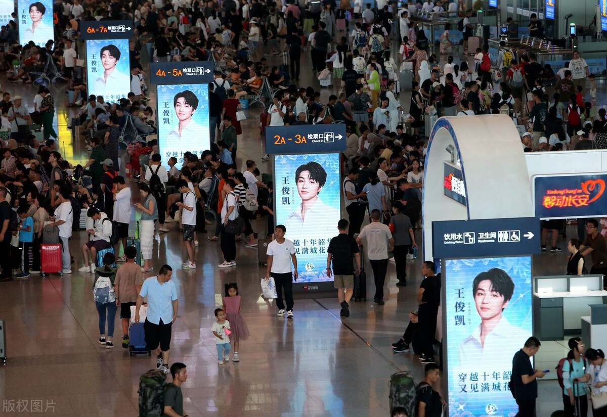 网友吐槽月薪2万住汉庭如家,月薪2万住不起汉庭如家