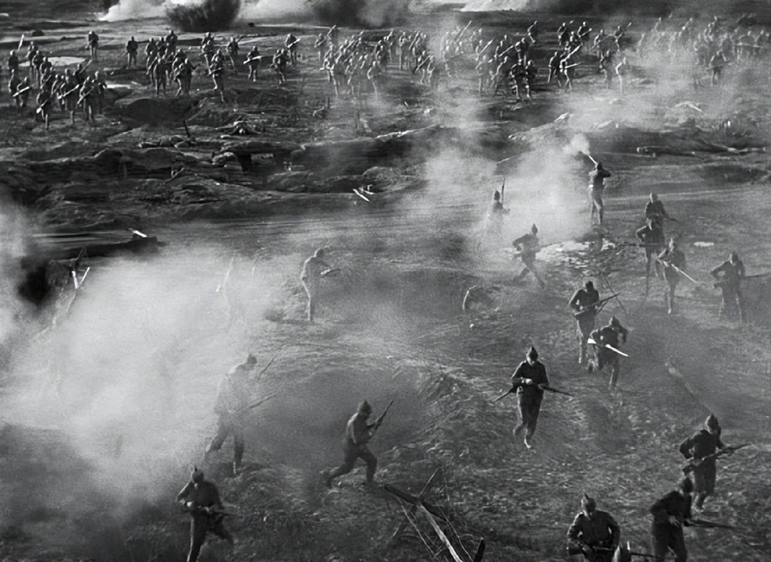 一上映就登票房榜首看完大呼过瘾,首播便拿下收视第一