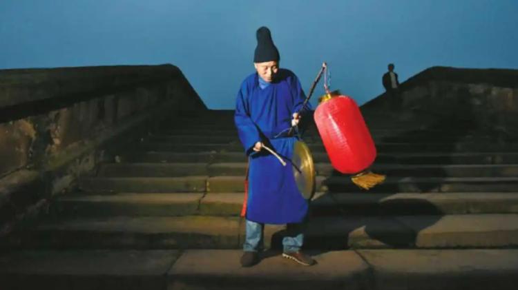 古人打更从几点开始,深夜为何打更