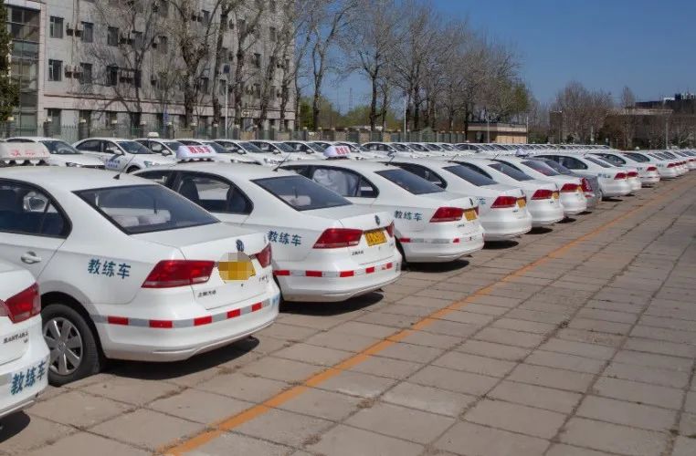 现在开驾校有前景吗,现在开驾校还能赚钱吗