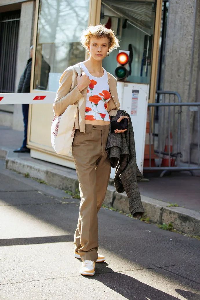 包包推荐小众高级感斜挎春款,巴黎春夏街拍