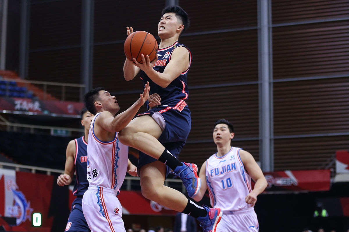 王者回归！辽宁籍前锋接班周鹏杜锋培养三年见奇效下赛季挑大梁