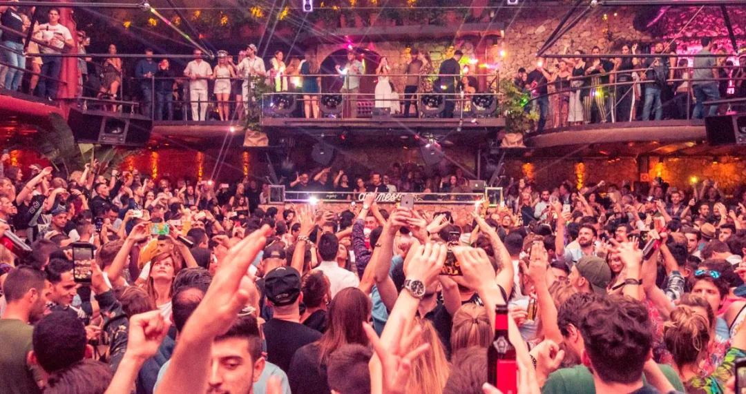 马德里不思议！你们有空调冰棍比基尼，我们有四五十度的“Sol”