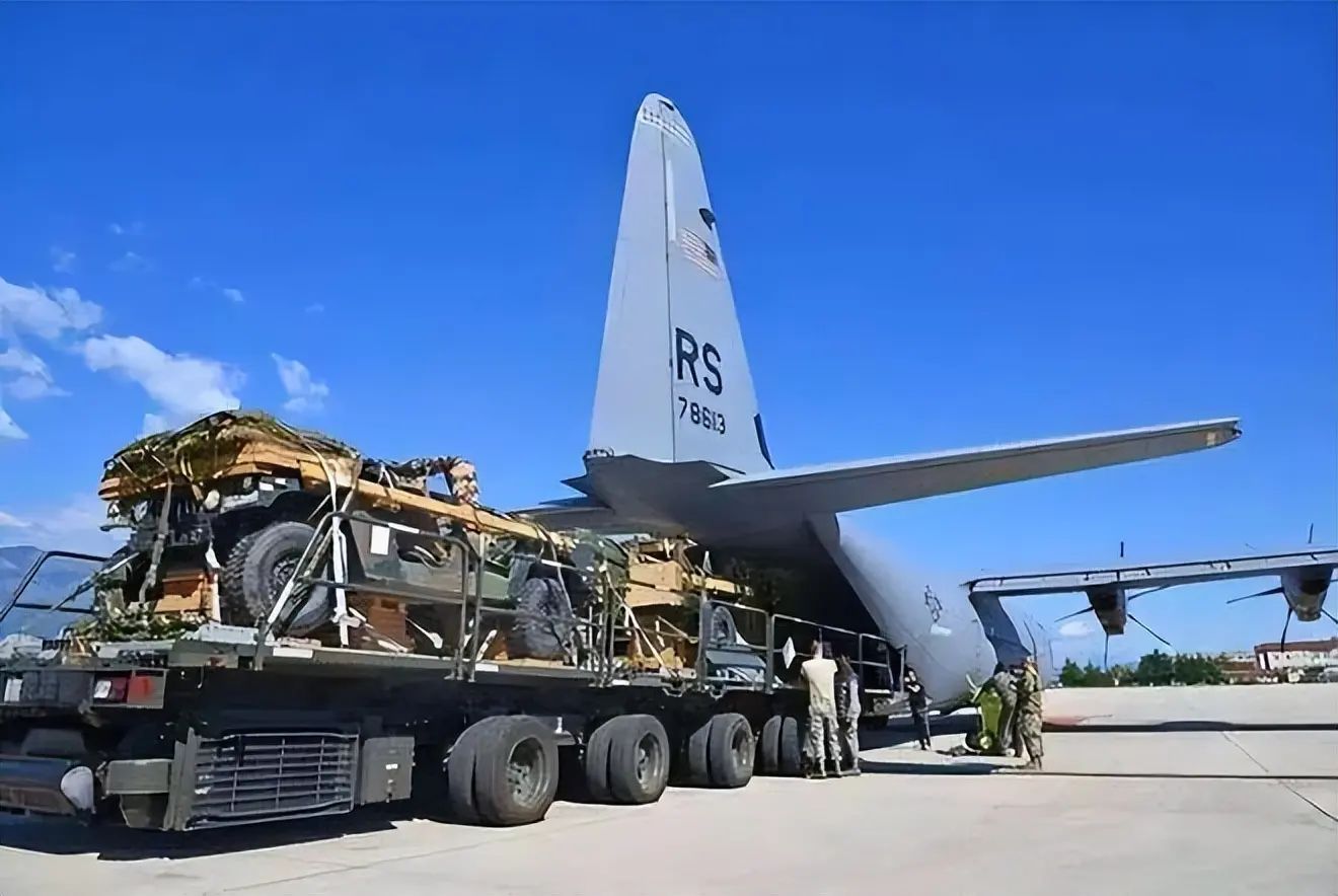 乌军清一色北约装备,乌军私下出售外援武器