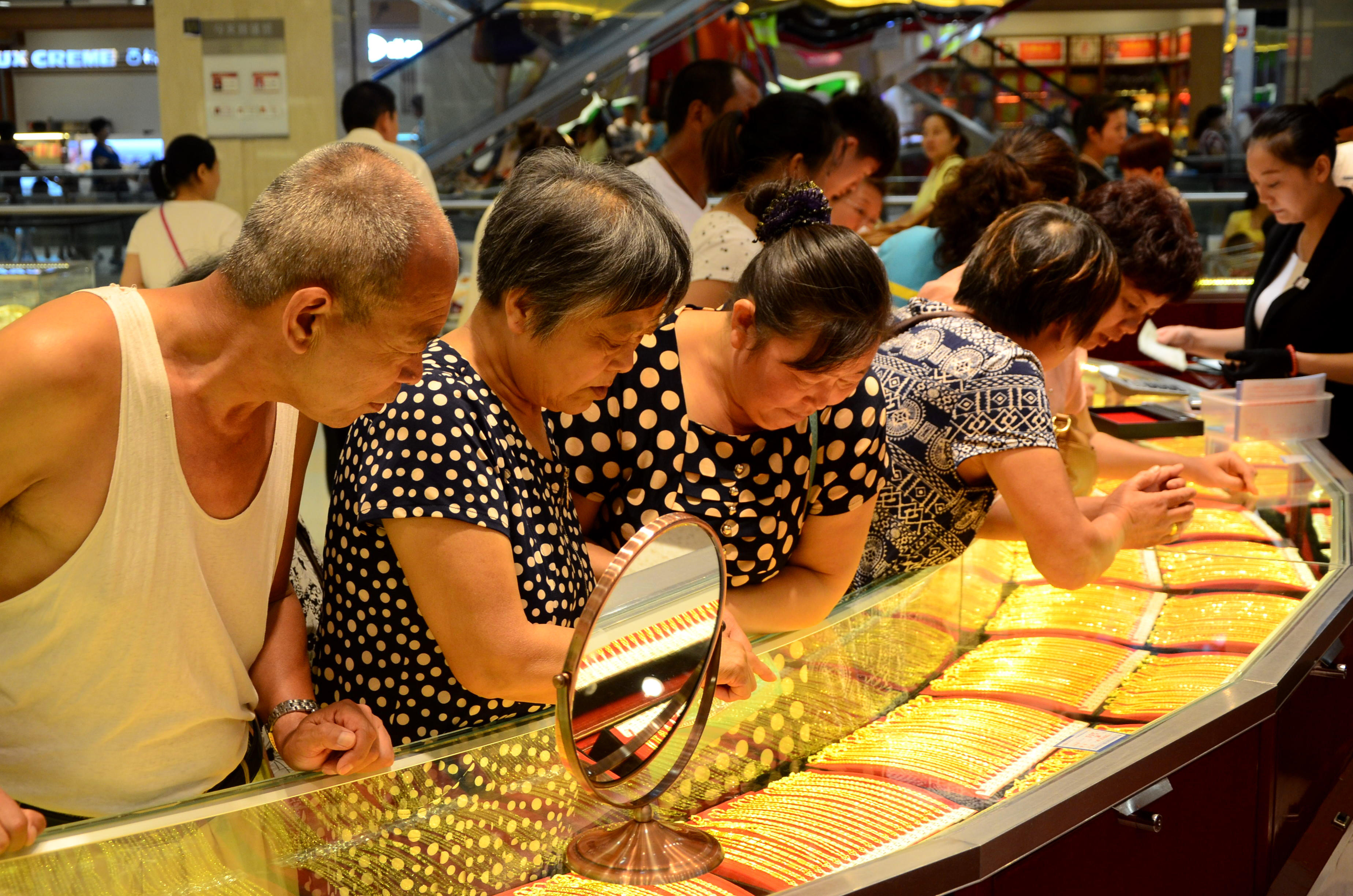 乱世买黄金对应的前半句是什么,投资黄金什么价格可以入手