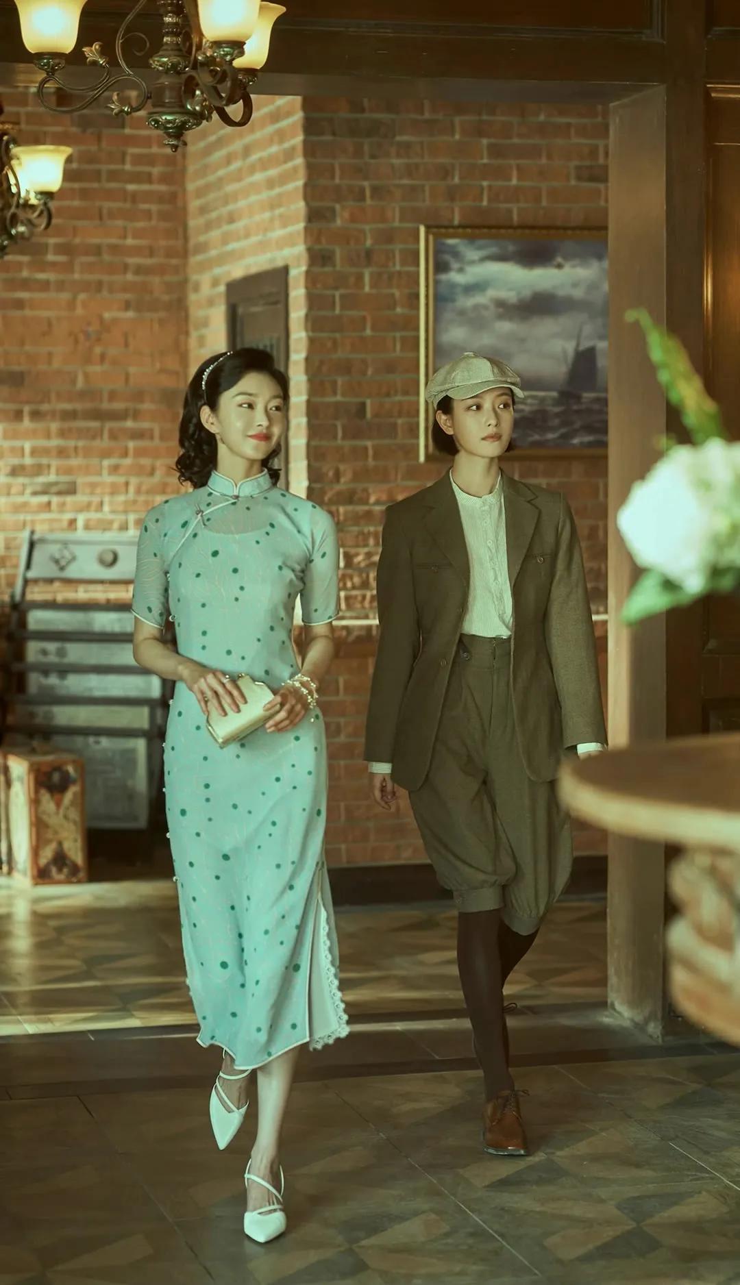 明星旗袍惊艳粉丝，杨幂性感，刘亦菲绝美，最后一人让人眼前一亮