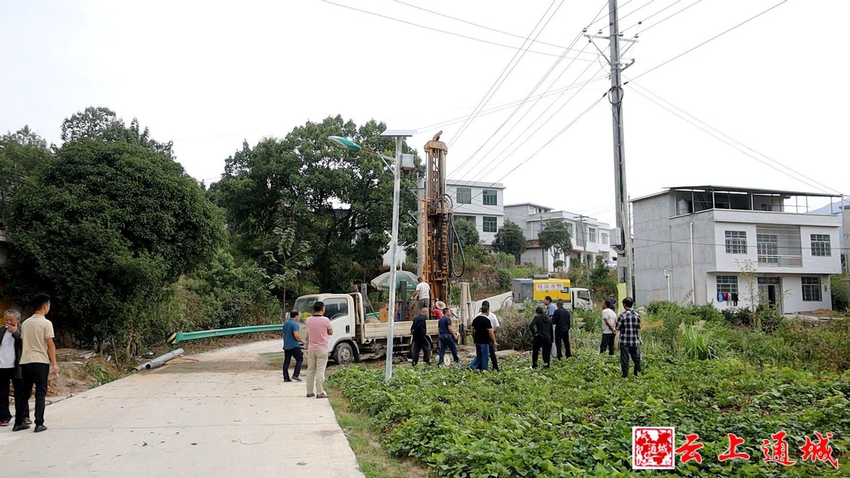 湖北通城：200米深井涌出甘泉，38户山区群众喝上甜水