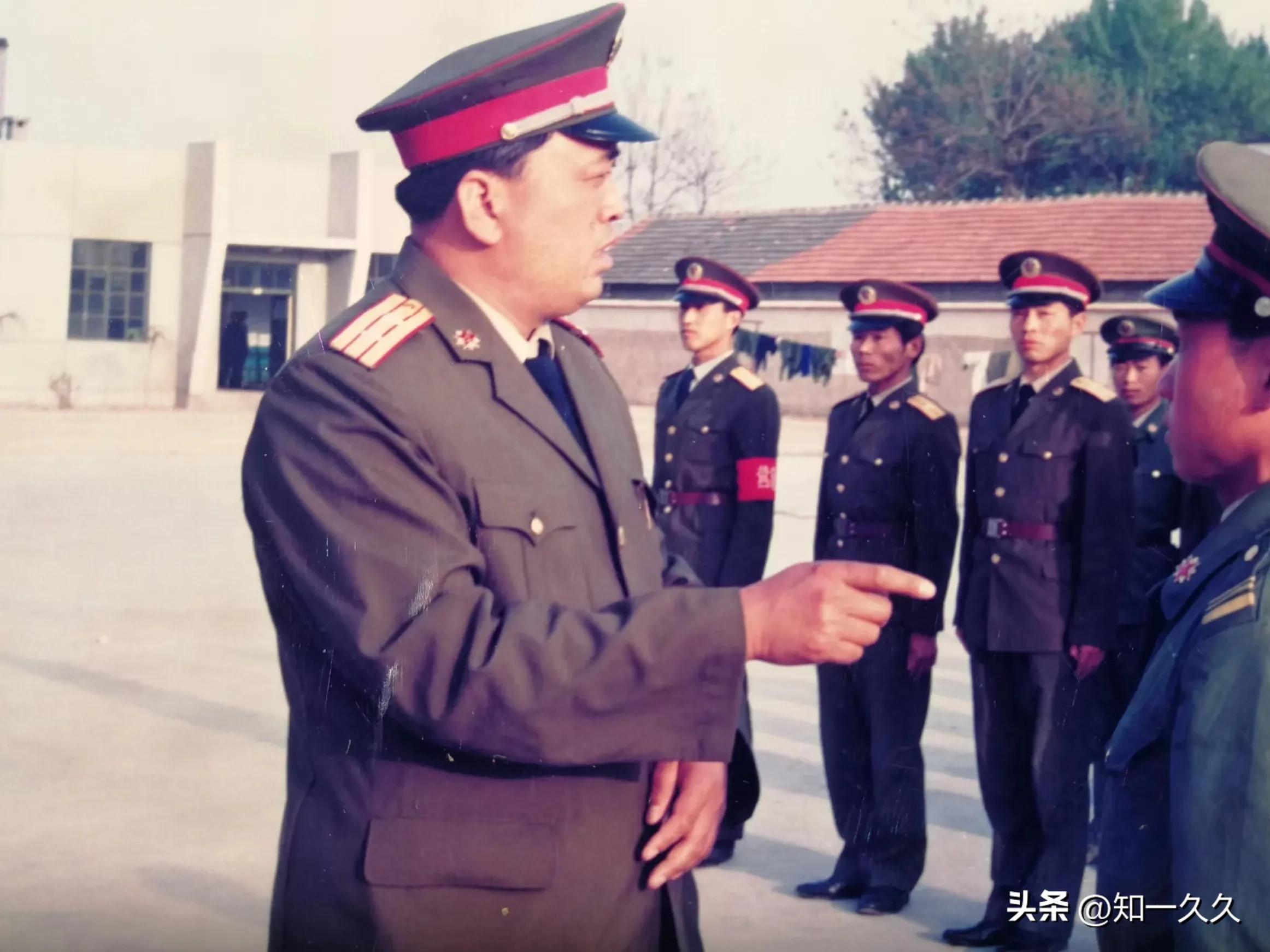 鎴戠殑鑰佺埗浜插偓浜烘唱涓嬬埍蹇冪増,鎴戠殑鑰佺埗浜叉繁鎯呮钵妗戠増