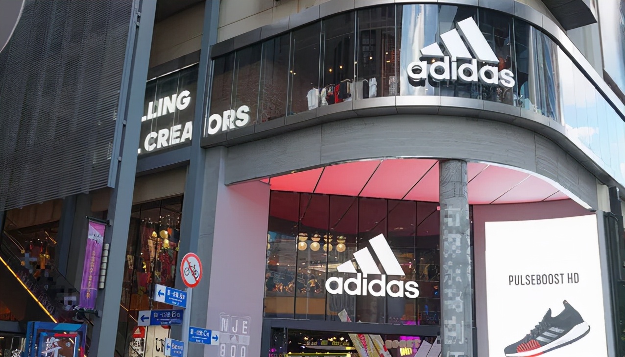 关于耐克阿迪达斯事件,阿迪被耐克起诉抄袭