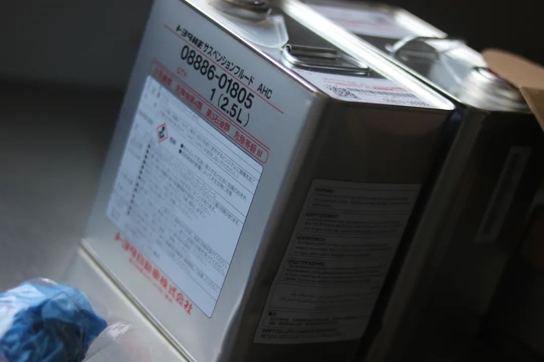 陆巡lc100中控台翻新视频,陆巡lc100内饰翻新