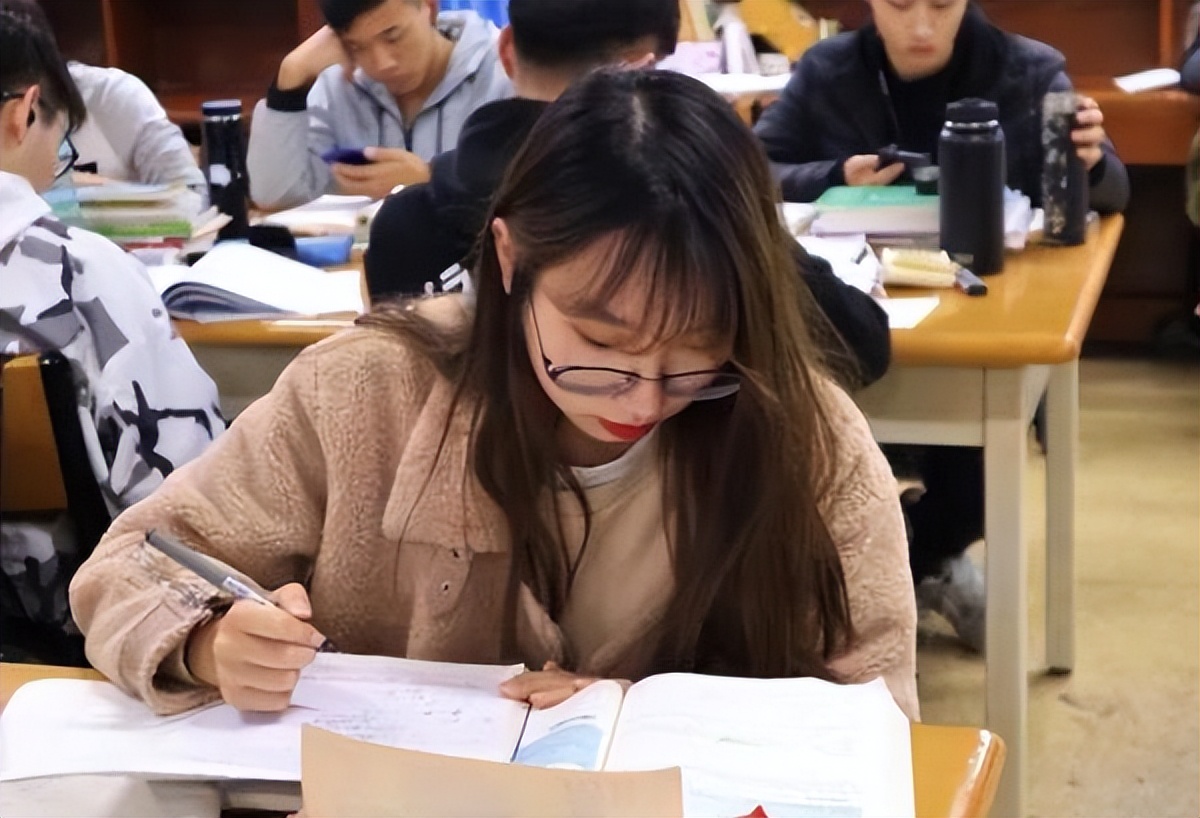 理科生和文科生考公有什么区别,考公文科与理科谁占优势