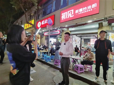 挖掘“军营”文化汇集81家小吃来老军营感受“最美烟火气息”