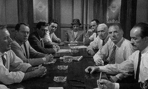 值得看的十部高分悬疑电影,十部最好看的悬疑片推荐