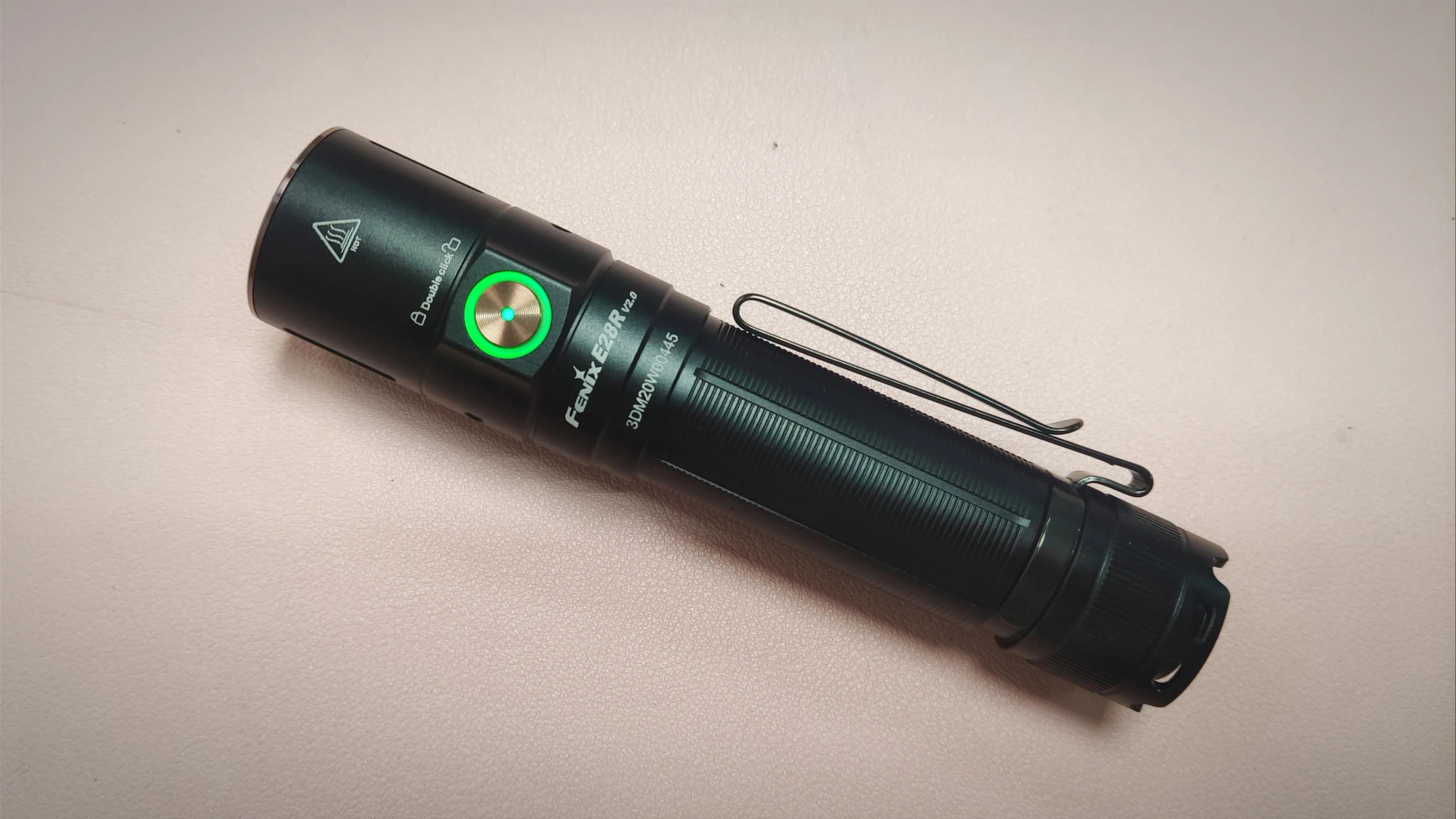经典新升级，全能EDC便携直充小直——菲尼克斯E28Rv2.0手电评测