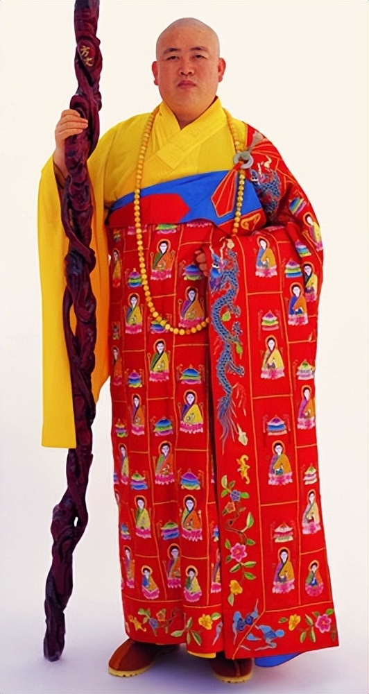 不吃斋念佛,坐豪车、搞房产,释永信“*宗罪七**”背后的真相