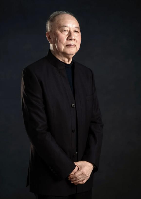 巨骗还是天才？罐头换苏联飞机，三度入狱，76岁坐拥北京264套房