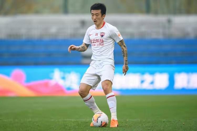 国足最强阵容预测：武磊领衔谢鹏飞杨立瑜或助国足一臂之力