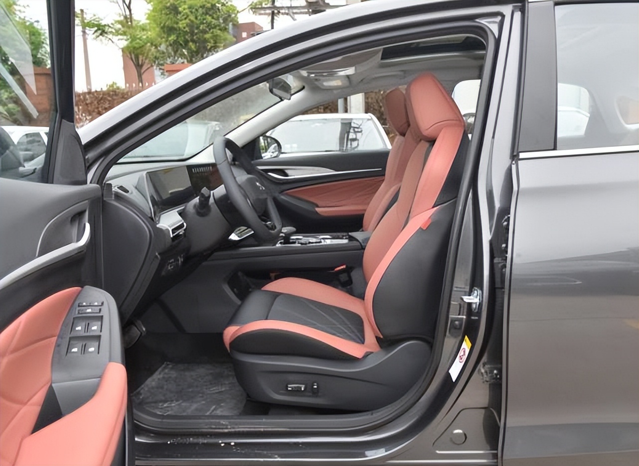 满油满电跑1200km,满油满电跑2000公里