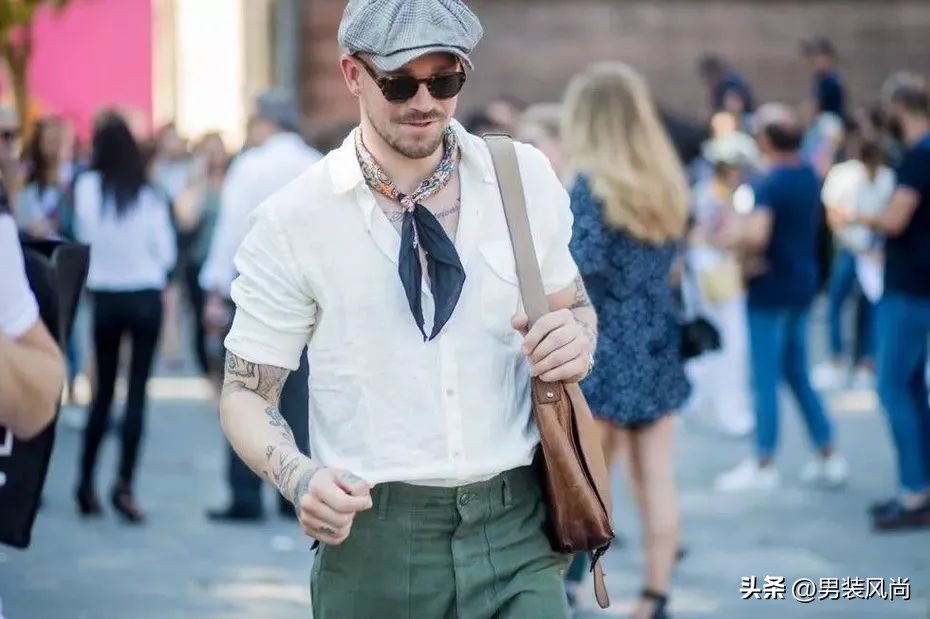 大容量包包高级感简单大方搭配,夏季型男必备的6款包包搭配指南