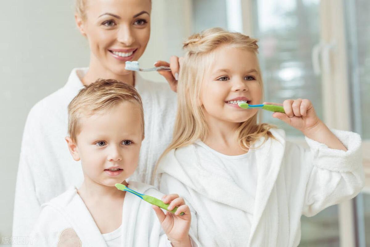 2-6岁儿童推荐刷牙方法,有关养成儿童刷牙习惯描述