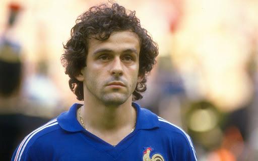 公认球王有几个,称得上准球王的十大足坛传奇巨星