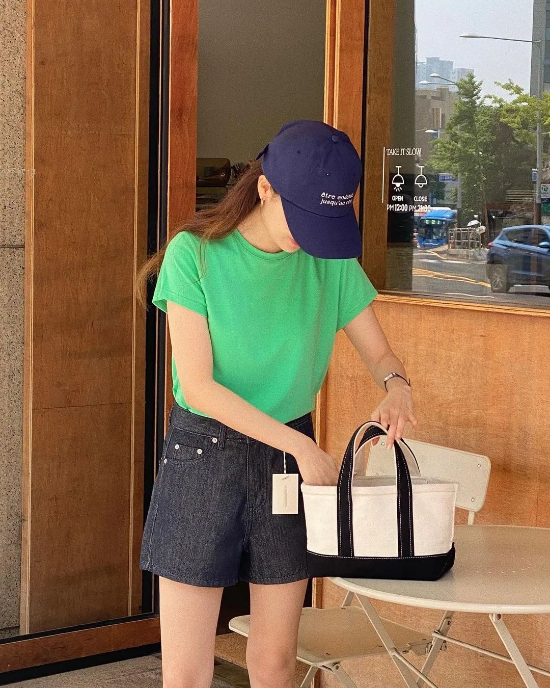 彩色大t恤怎么穿好看,今年时髦宽松t恤