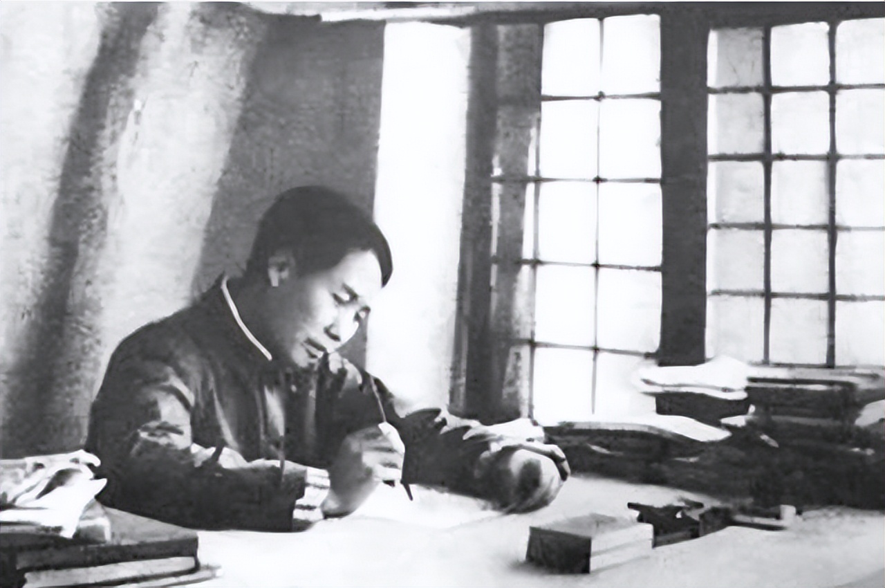 1941年毛主席遇袭，被卫士牺牲一条胳膊救下，退休后享正军级待遇