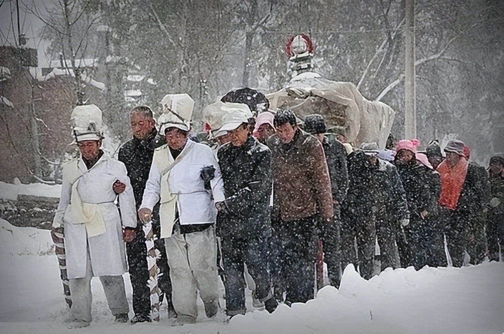 为什么人怕腊月生又怕腊月死,为什么说老人忌腊月死人怕腊月生