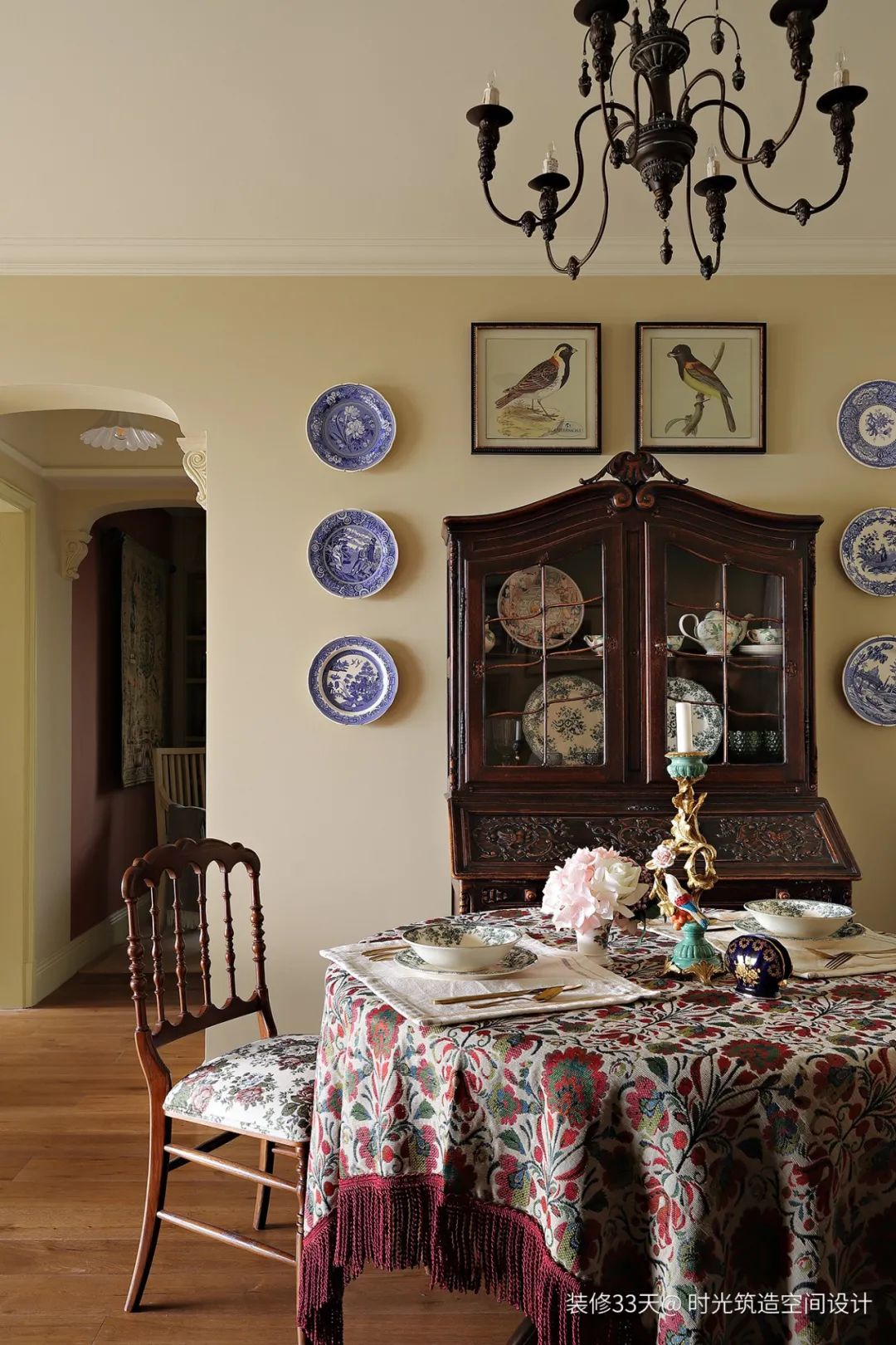 绻佸崕閮藉競閲岀殑鐢板洯鐢熸椿,绻佸崕閮藉競涓殑璇楁剰浜哄眳