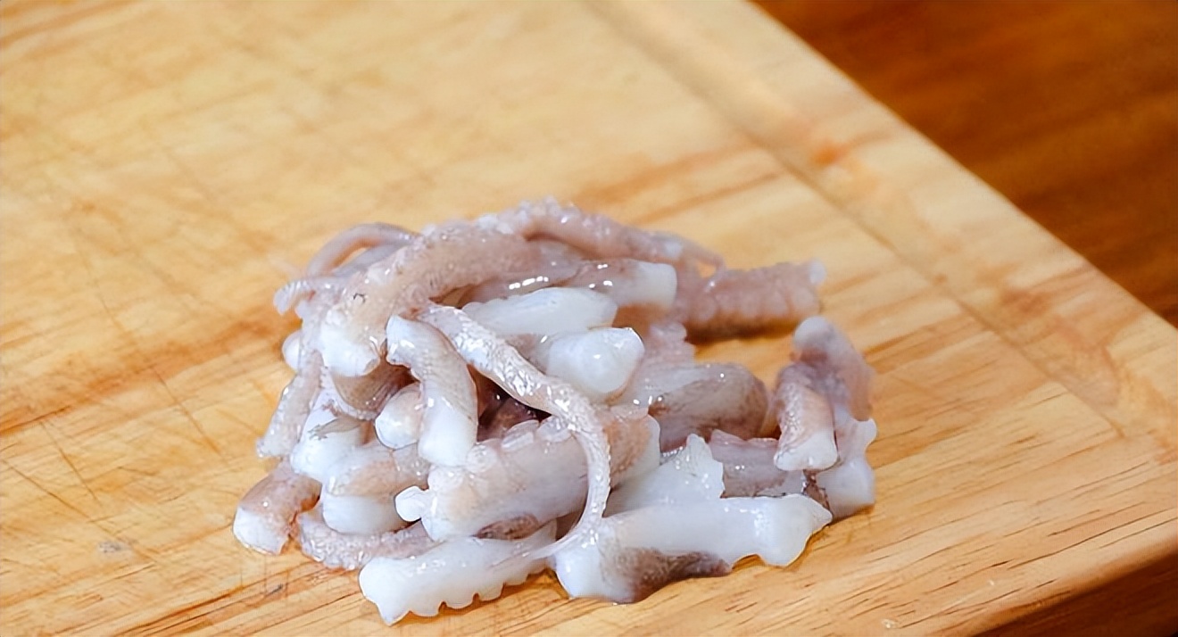 一般做菜是先热锅还是先放油,做菜是冷锅放油还是热锅放油