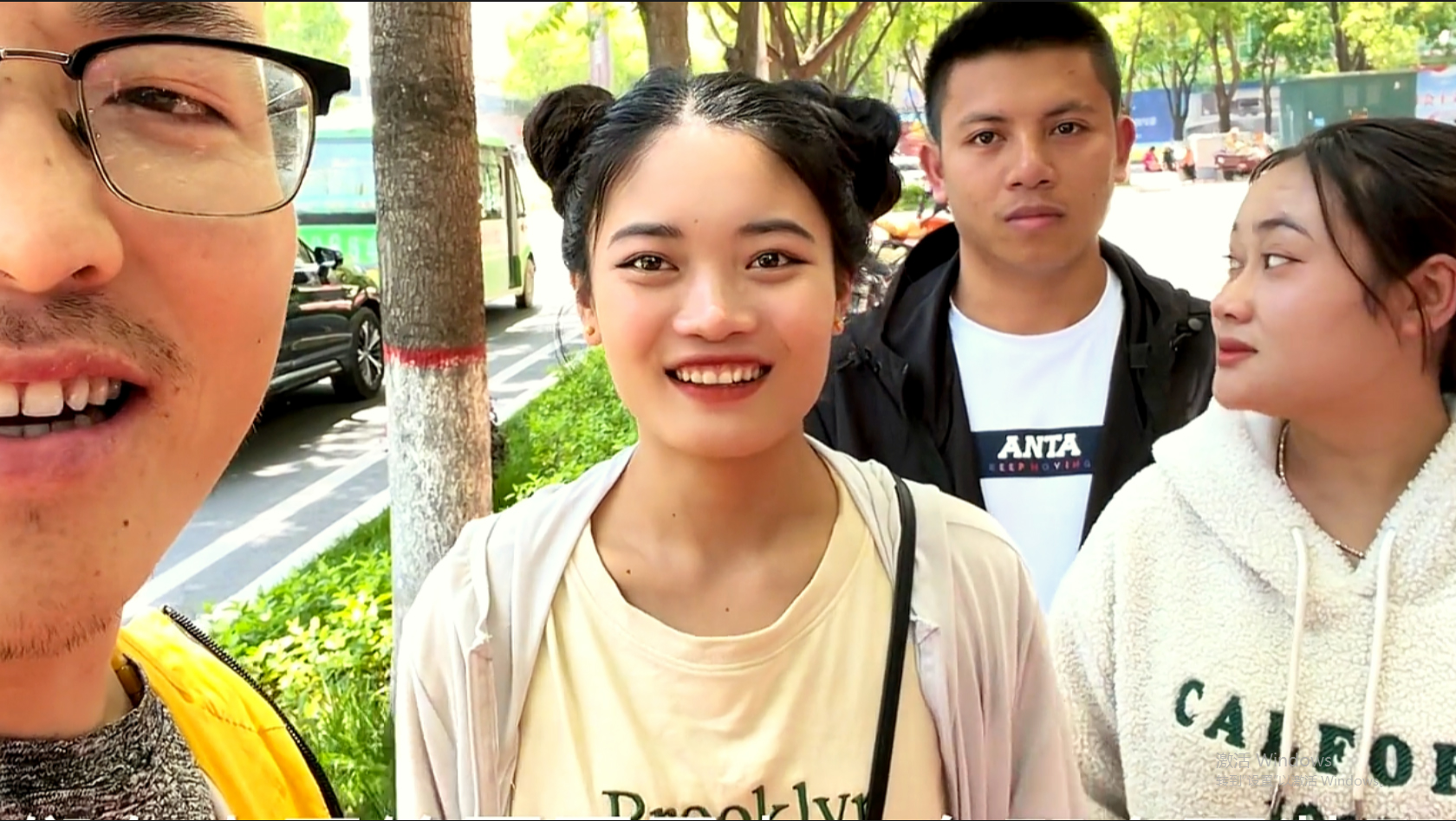 老挝媳妇2000万买橡胶树苗600万买手机，想出租大舅哥西装赚租金