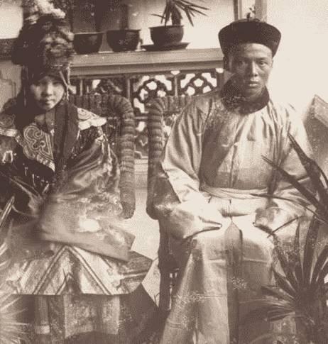 日军日记:*安妇慰**不服从管教,我很愤怒,用*刀刺**插入她的*体下**